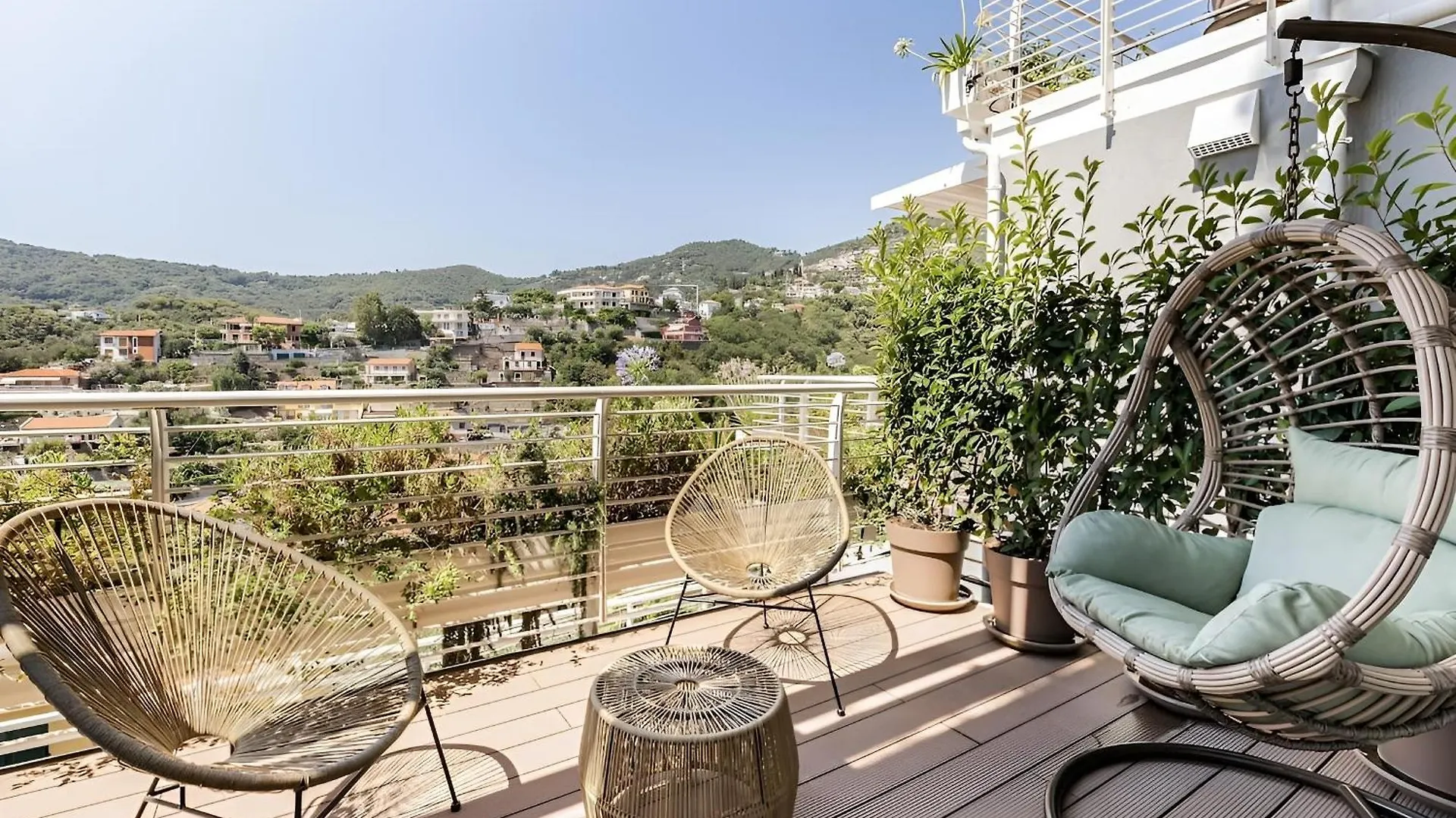 Panoramic View Apartment Alassio